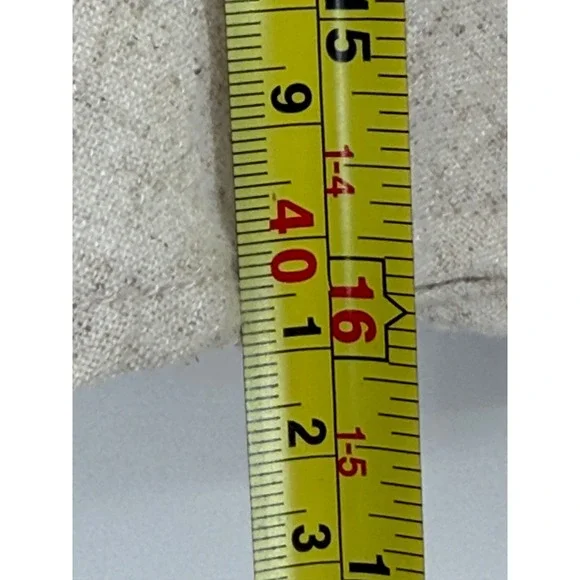 Marissa Olivia Oatmeal Linen Blend Crochet Lace Trim Tassel Shorts Sz L NEW - Picture 3 of 13